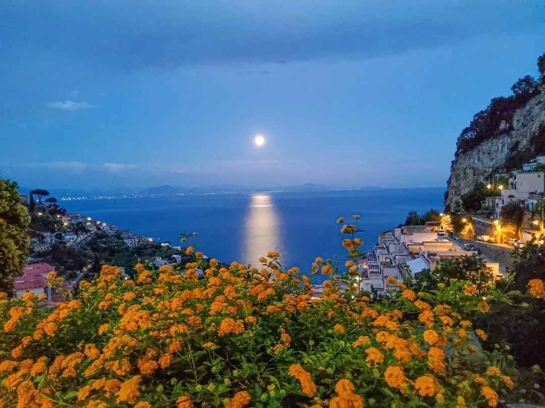 La Villa Di Enzo Amalfi 0*,