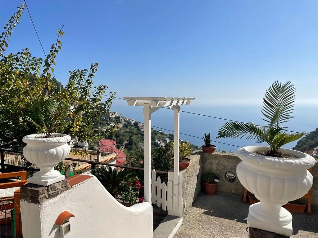 La Villa Di Enzo Amalfi 0*,  Italia